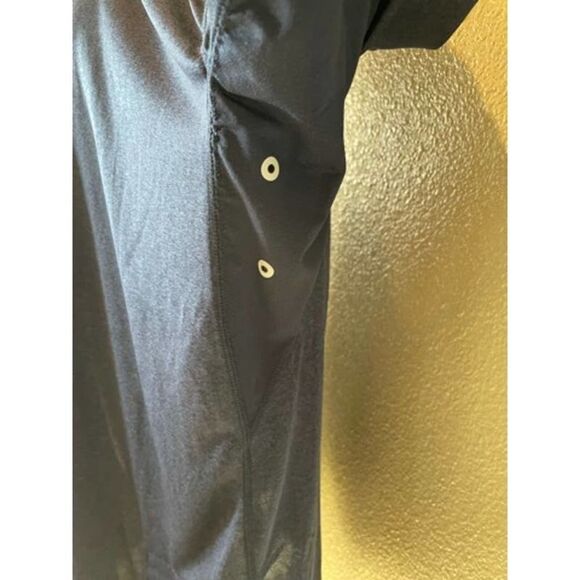 Reebok Men Performance NEW V-Neck Shirt - Size XL - Picture 4 of 7